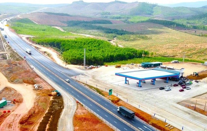 Hoàn thành đường kết nối, công trình dịch vụ công tại trạm dừng nghỉ trước ngày 30/6