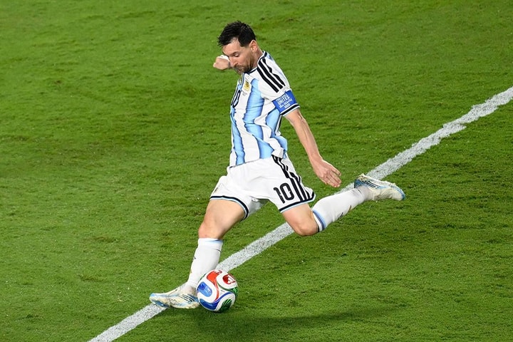 Bí mật "điệu Tango cuối" trên đôi chân Messi