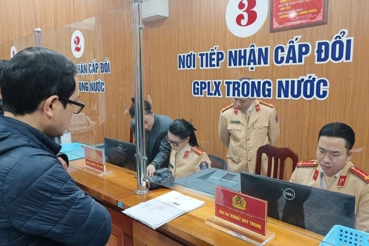Đề xuất không đổi giấy phép lái xe với người chưa chấp hành quyết định xử phạt giao thông