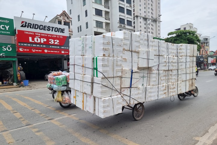 Tăng cường xử lý xe ba bánh tự chế: Nỗ lực lập lại trật tự giao thông đô thị