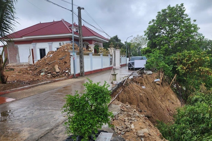 Chạy đua với lũ tiểu mãn, kè chống sạt lở Khe Chậm tăng tốc về đích