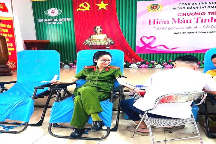 Những giọt máu nghĩa tình từ nữ chiến sĩ Công an