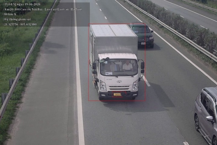 Camera AI ghi nhận hàng trăm trường hợp vi phạm giao thông trong 24 giờ