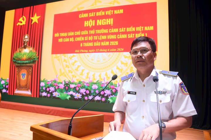Tư lệnh Cảnh sát biển Việt Nam đối thoại dân chủ với cán bộ, chiến sĩ Vùng Cảnh sát biển 1