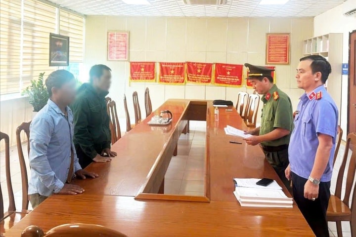 Hàng xóm vác dao đối đầu vì lối vào nghĩa trang