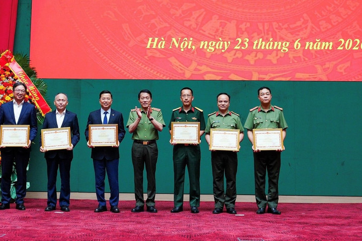 MSB nhận Bằng khen về giải pháp phòng, chống tội phạm công nghệ cao