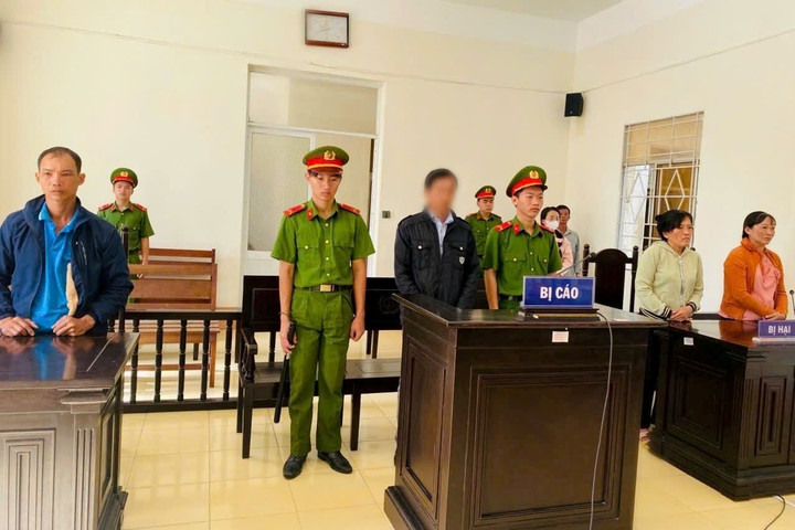 Radio pháp đình: Phía sau tay lái là cuộc đời