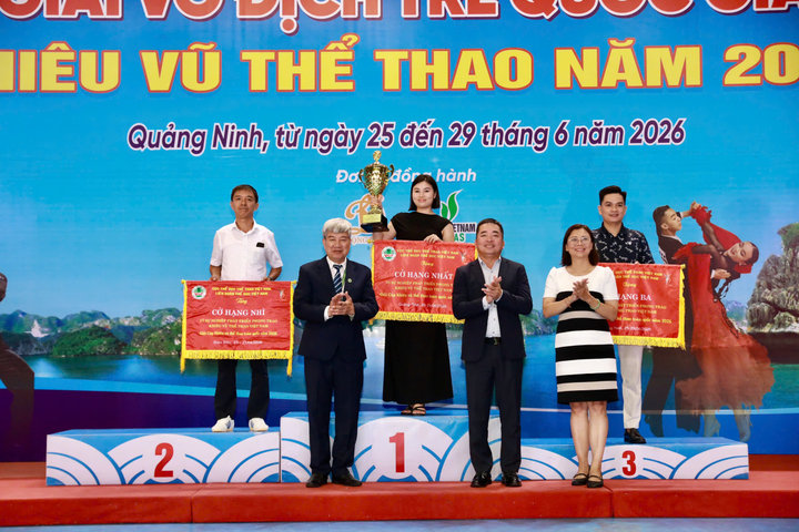 Gần 1.000 vận động viên tranh tài tại giải khiêu vũ quốc gia