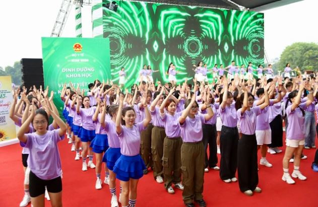 Hàng nghìn người tham gia Ngày Dinh dưỡng cộng đồng tại Hà Nội