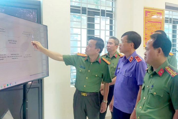 Cài ứng dụng lạ, nguy cơ mất sạch tiền trong tài khoản