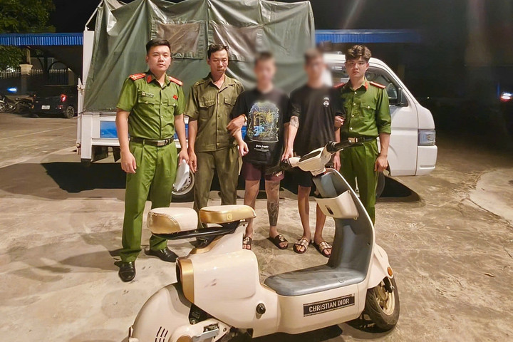 Hai đối tượng thanh thiếu niên dùng kiếm cướp xe trong đêm