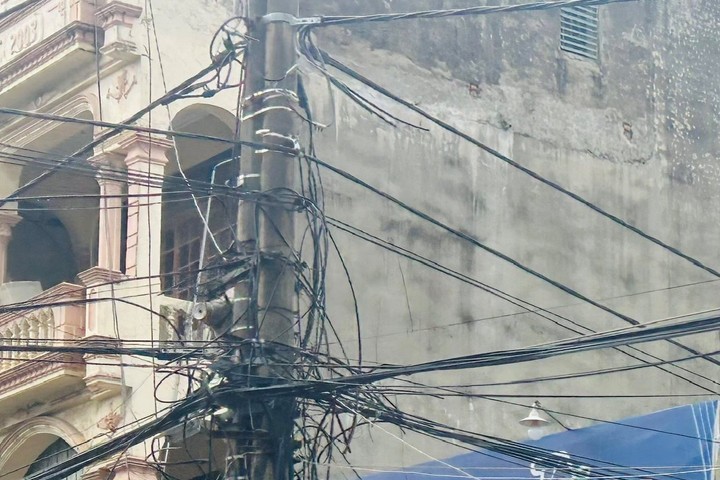 Nguy cơ cháy nổ điện sau công tơ gia tăng trong cao điểm nắng nóng