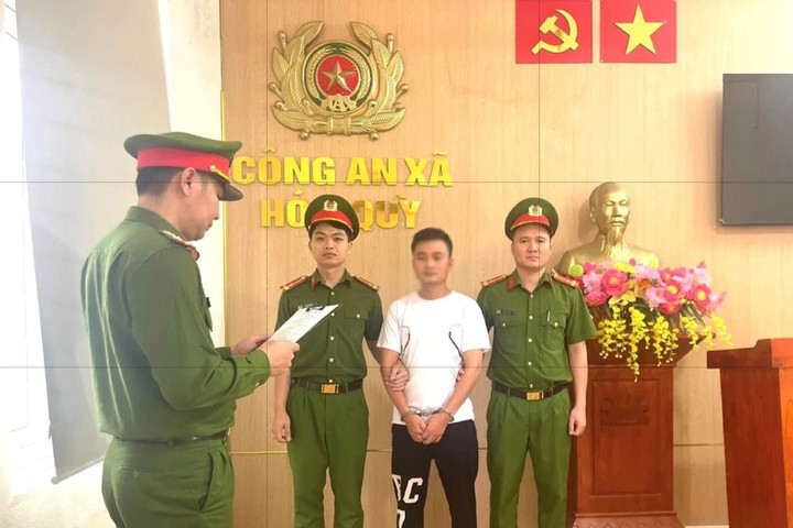 Bắt giữ đối tượng mua bán trái phép tài khoản ngân hàng