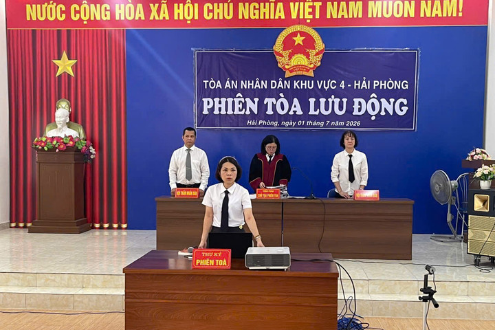 Xét xử lưu động vụ án chứa mại dâm bằng hình thức trực tiếp kết hợp trực tuyến