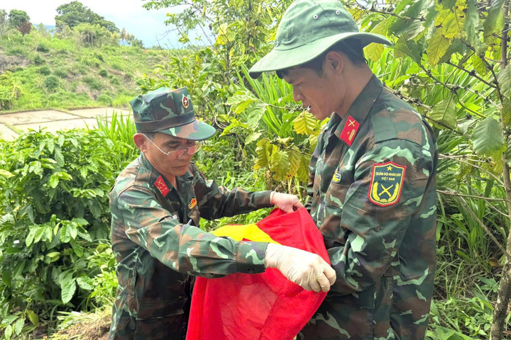Tìm thấy 2 hài cốt liệt sĩ dưới chân núi Chư Yang Sin