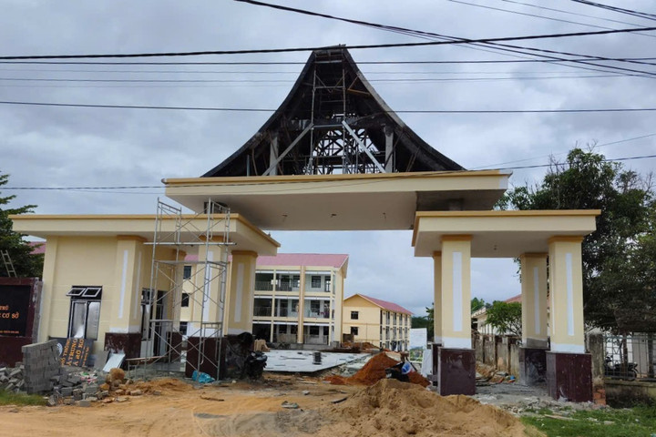 Gấp rút thi công Trường liên cấp biên giới Rờ Kơi