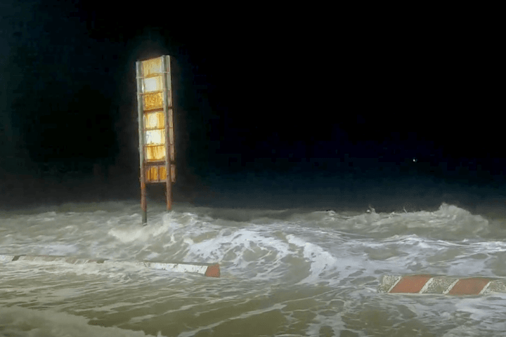 Bão số 1: Cô Tô gió giật mạnh, Móng Cái mưa lớn, nhiều nơi mất điện cục bộ