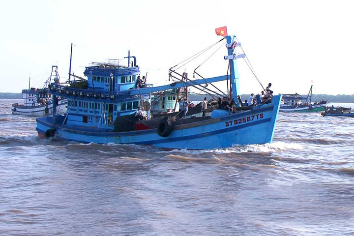 Hải Phòng dỡ lệnh cấm biển sau khi bão số 1 suy yếu