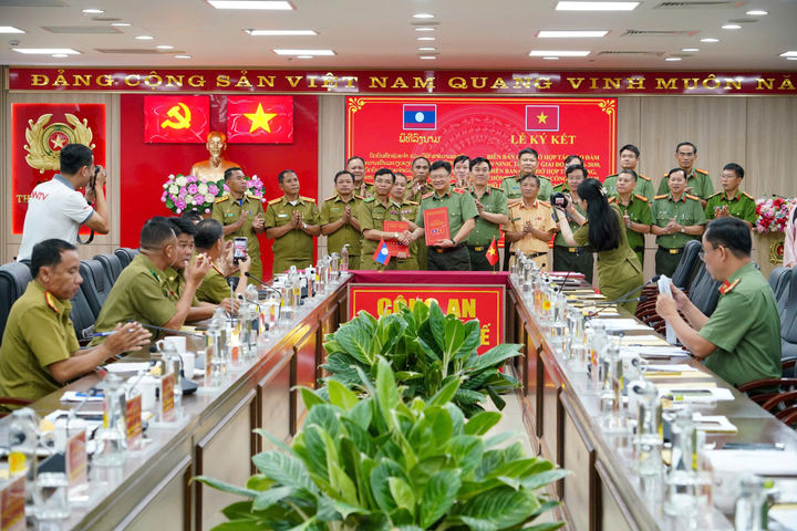 Công an TP Huế và hai tỉnh của Lào ký kết hợp tác bảo đảm an ninh