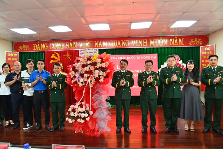 Quảng Ninh thí điểm mô hình "Tổ Dân vận đối ngoại" tại cửa khẩu quốc tế