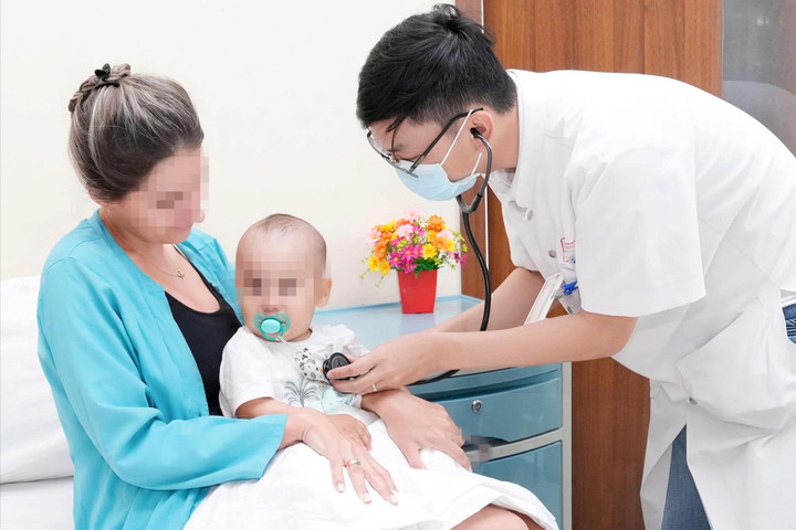 Cứu thành công bé gái 9 tháng tuổi nuốt kim băng