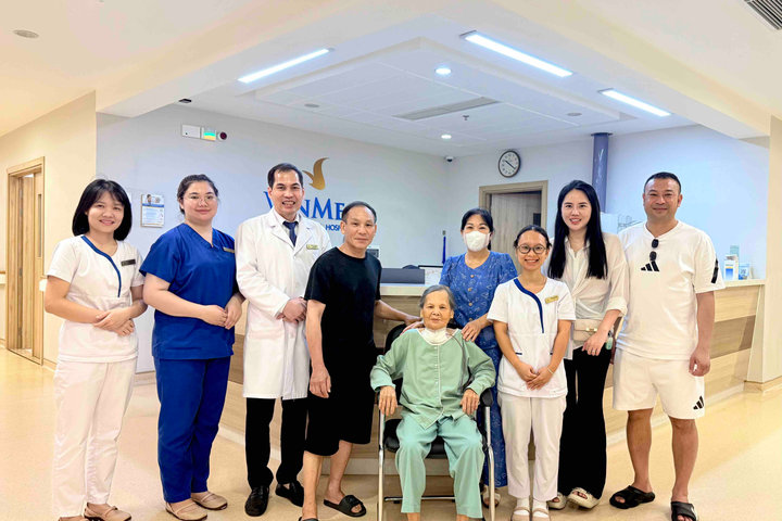 Cụ bà 88 tuổi cắt bỏ thành công khối u sau 18 năm "chung sống"