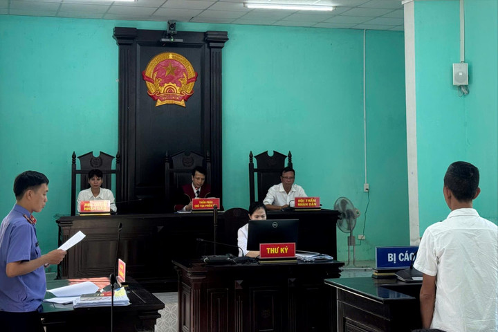 Lãnh án tù vì dùng dao chém người