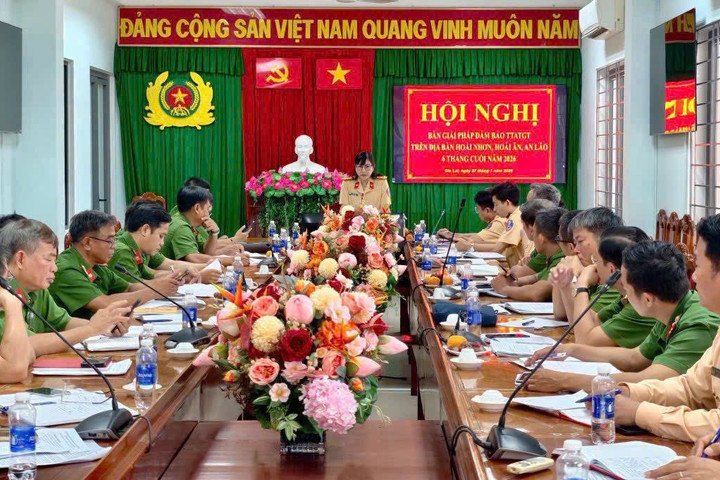 Trưởng Phòng CSGT Gia Lai họp với công an 16 xã, phường bàn giải pháp kéo giảm tai nạn giao thông