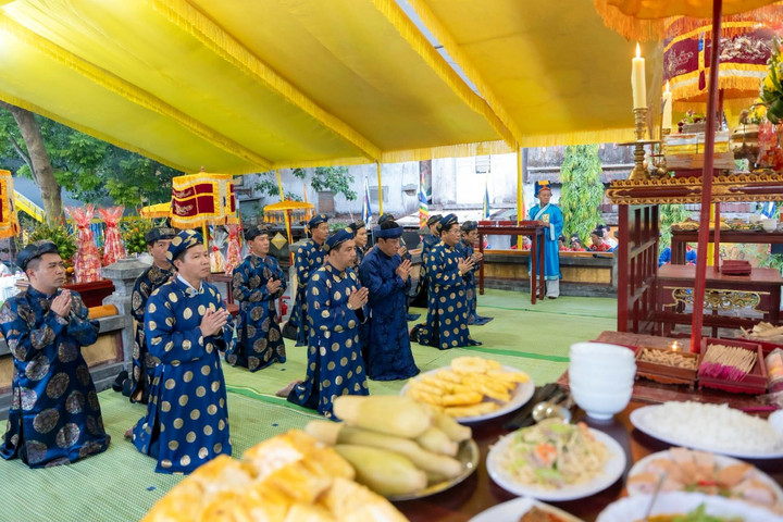 Tưởng niệm các nghĩa sĩ, đồng bào trong sự kiện Thất thủ Kinh đô Huế