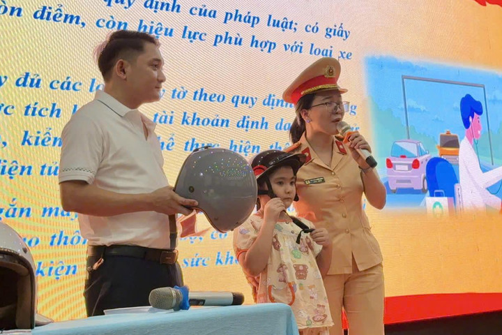 Cài quai mũ bảo hiểm: Thói quen nhỏ, ý nghĩa lớn