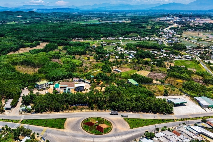 Quảng Ngãi: Khai trừ Đảng nguyên Trưởng phòng Quản lý Quy hoạch và xây dựng