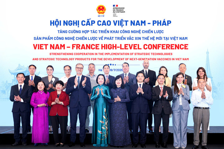 VNVC và Sanofi công bố lộ trình hợp tác sản xuất vắc xin “Made in Vietnam” từ năm 2028