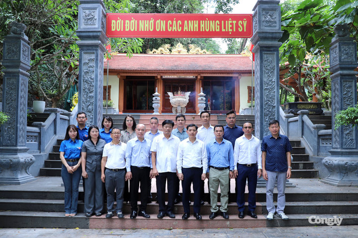 Hang Tám Cô - nơi tuổi đôi mươi hóa thành bất tử