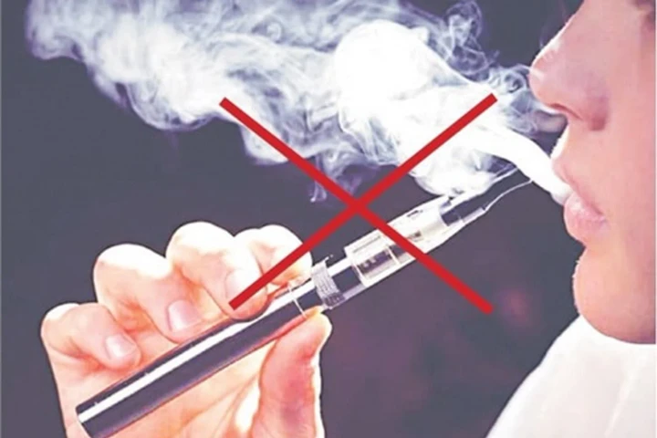 Đề xuất kiểm tra VNeID khi nghi người mua thuốc lá chưa đủ 18 tuổi
