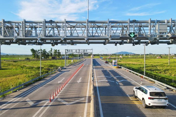 Chính thức thu phí 5 dự án thành phần cao tốc Bắc - Nam phía Đông từ tối 15/7