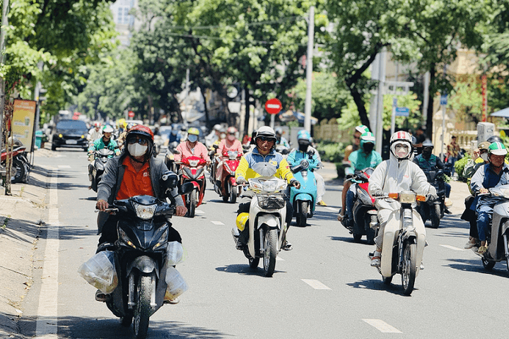 Thời tiết ngày 18/7: Miền Bắc nắng nóng gay gắt, miền Nam đón mưa lớn