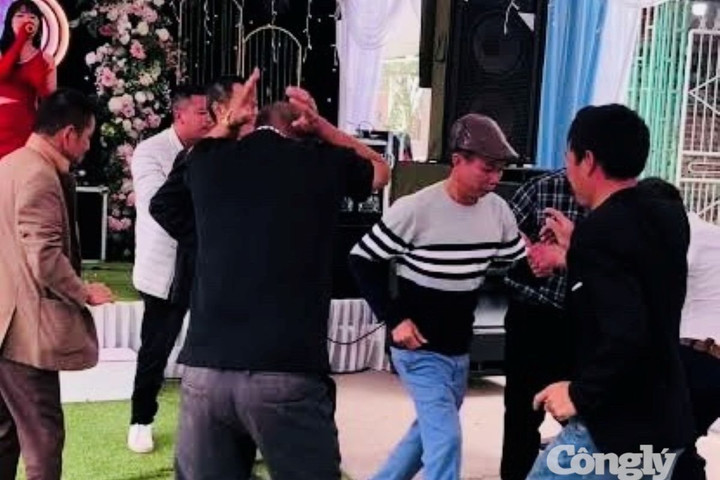 Đánh nhau trong đám cưới, một người bị khởi tố về tội giết người