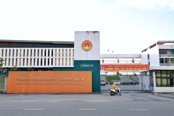 Vụ gian lận điểm thi tại Trường THPT Chuyên Tuyên Quang: Khởi tố thêm thư ký