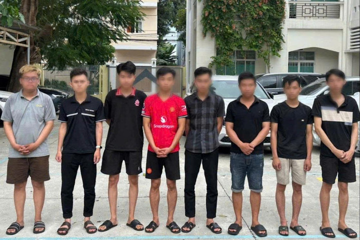 Bắt tạm giam 8 đối tượng có hành vi đánh bạc