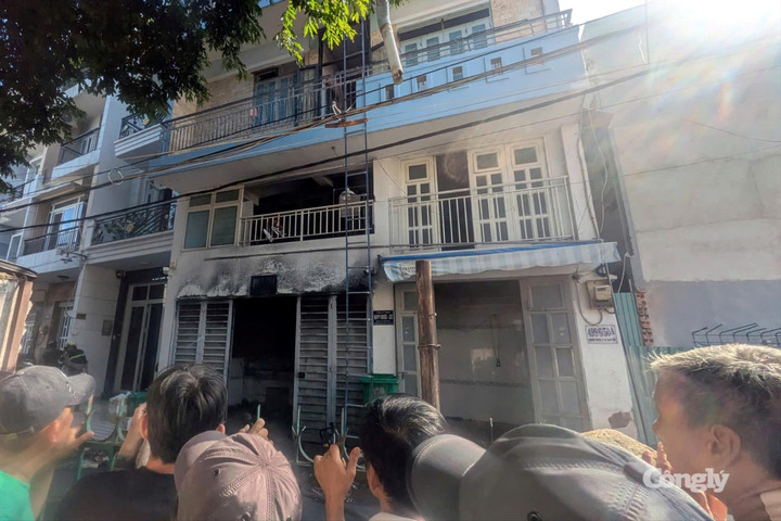 Cháy nhà 4 tầng ở TP.HCM