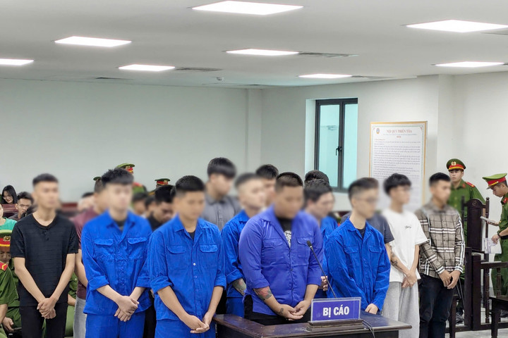 Radio pháp đình: Cuộc gọi cầu cứu trong đêm đưa hai thế hệ vào vòng lao lý