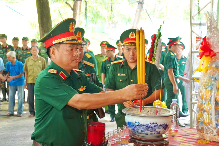 Quân khu 7 tri ân gia đình chính sách, người có công tại TP.HCM
