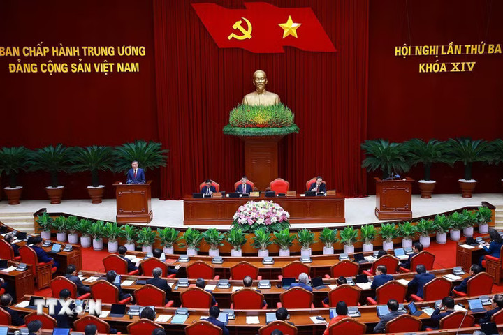 Thông cáo báo chí về ngày làm việc thứ ba Hội nghị lần thứ ba Ban Chấp hành Trung ương Đảng khóa XIV
