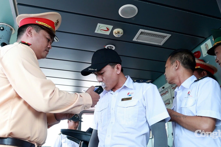 Bảo đảm mỗi chuyến đi an toàn cho du khách khi ra Lý Sơn