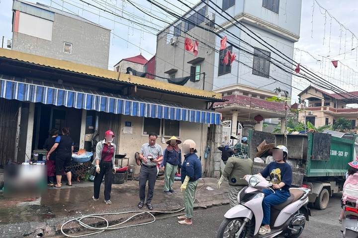 Hà Nội: Phường Thượng Cát xử lý vi phạm lấn chiếm vỉa hè, 45 hộ kinh doanh ký cam kết