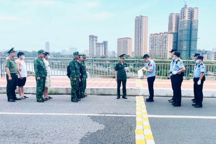 Trao trả 3 công dân Trung Quốc nhập cảnh trái phép về nước