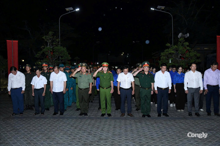 Hơn 35.000 đoàn viên thắp sáng 19 nghĩa trang liệt sĩ ở Tây Ninh
