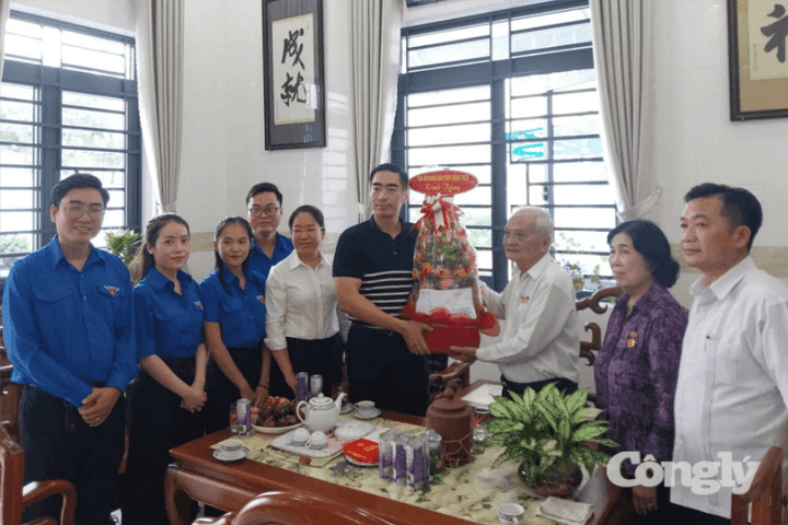 TAND tỉnh Đồng Tháp thăm, tặng quà dịp 27/7