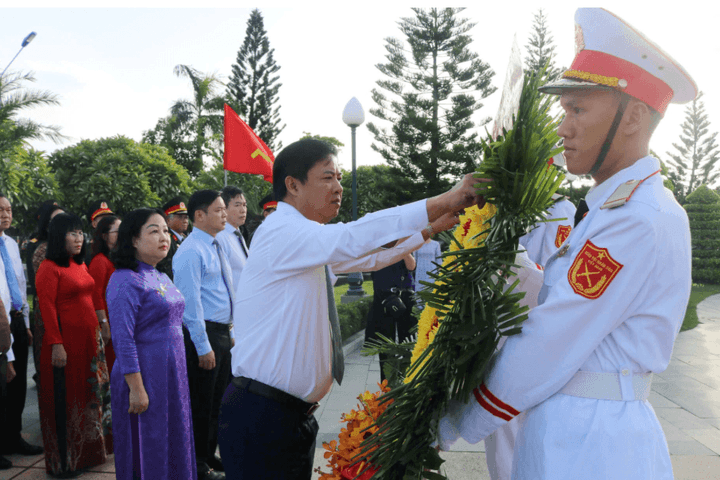 Đắk Lắk trang trọng tưởng niệm các Anh hùng liệt sĩ