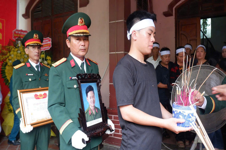 Nửa thế kỷ đợi một ngày trở về